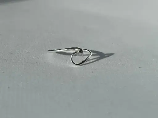 Anillo en forma de ola